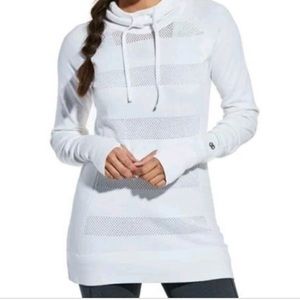 Calia by Carrie Underwood Pullover